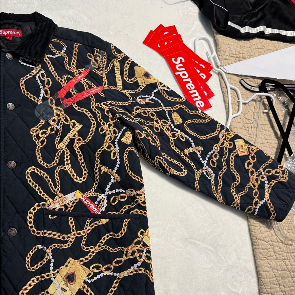 Supreme - Picture 4 of 10